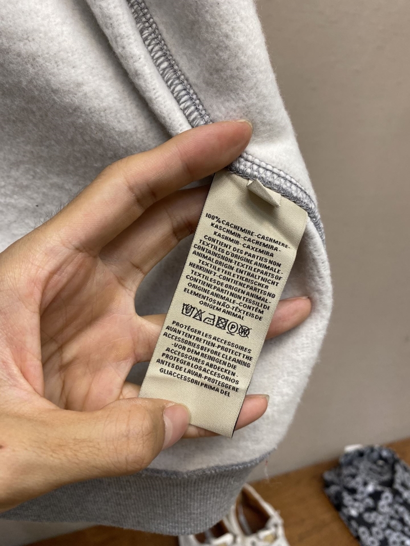 H**me5 outwear